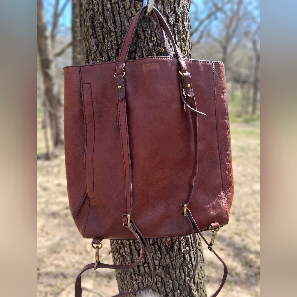 Fossil Brown Leather Tote with Key Charm - Picture 2 of 6
